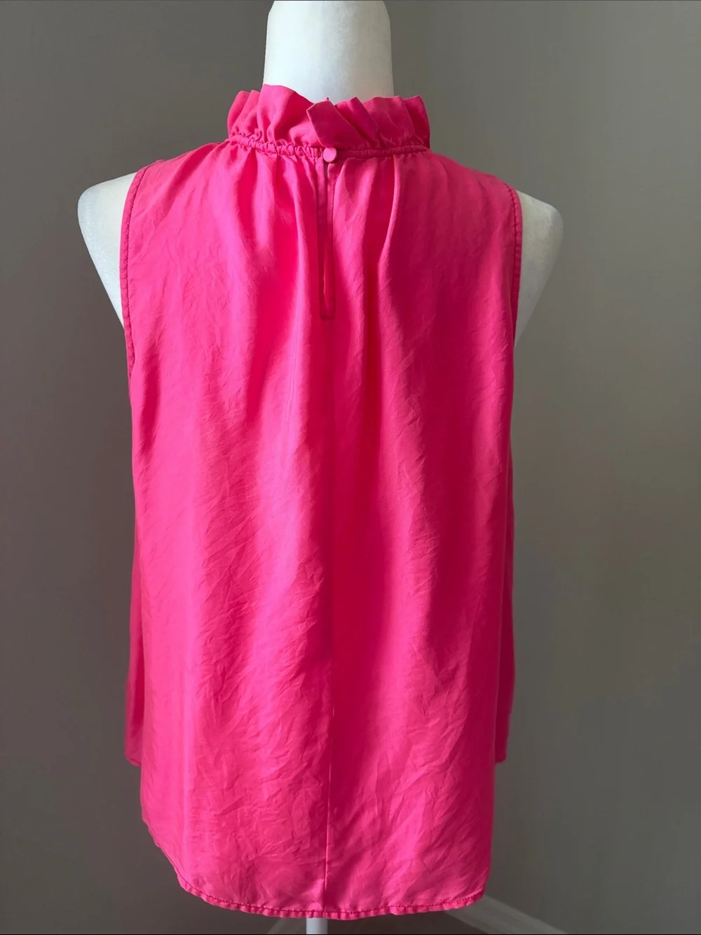 J. CREW 100% Silk Ruffle Mock Neck Sleeveless Blouse Top Pink Size Medium